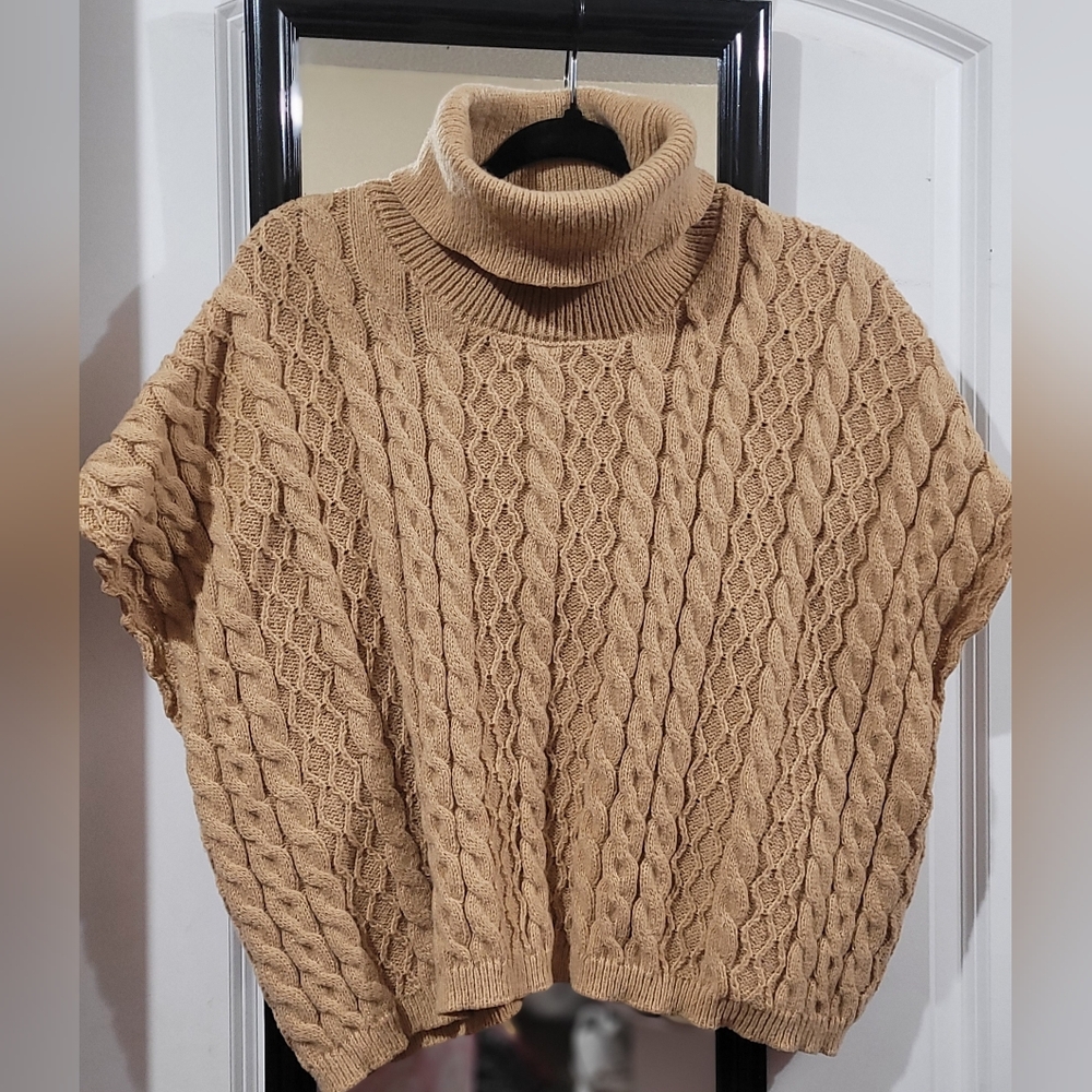 LOVELO sleeveles Turtleneck Cable Knit Sweater - Camel